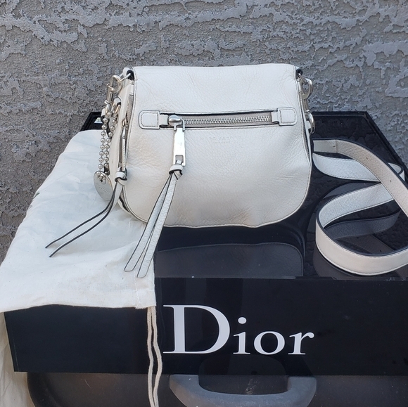 Marc Jacobs Empire City Leather Messenger Bag - Picture 12 of 16